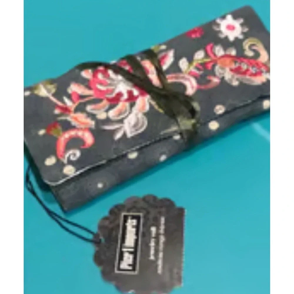 NWT Pier 1 Embroidered Rolled Gray/Green With Satin Lining Jewelry Travel Bag
